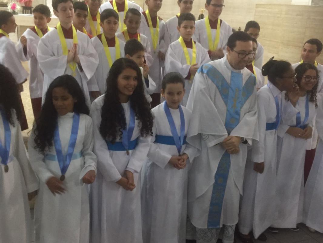 Cerimônia de Instituição do grupo da Cruzada Eucarística e da Filhas de Maria