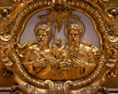 Papa: inspirar-se em Pedro e Paulo para uma Igreja humilde e aberta